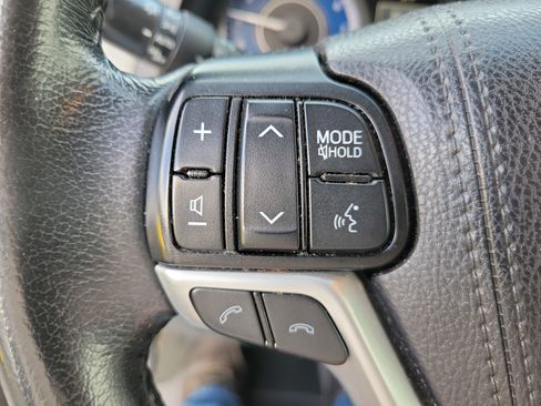 Used 2020 Toyota Sienna XLE image 35