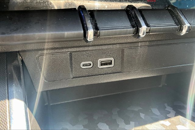 Used 2024 GMC Canyon Elevation RWD image 17