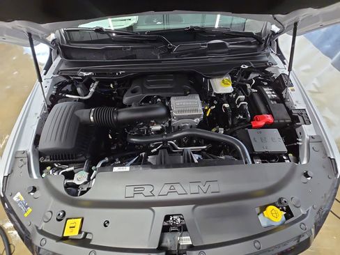 New 2026 RAM 1500 4x4 Crew Cab image 31