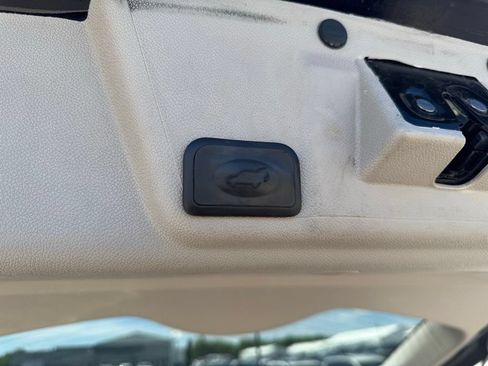 Used 2017 Buick Enclave Leather AWD/4WD image 47