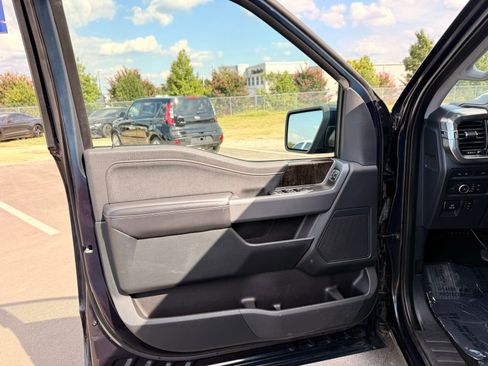 Used 2021 Ford F150 Lariat image 11