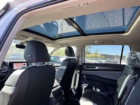 New 2026 Volkswagen Atlas Peak Edition image 15