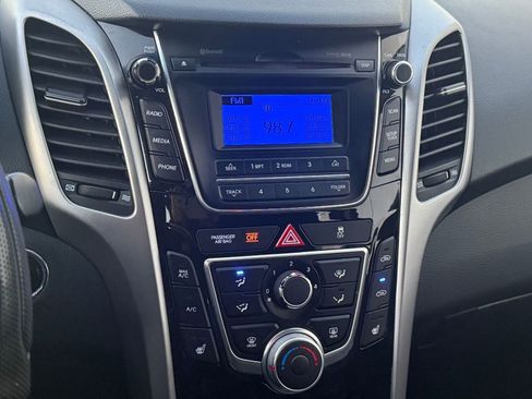 Used 2016 Hyundai Elantra GT w/ Option Group 02 image 25