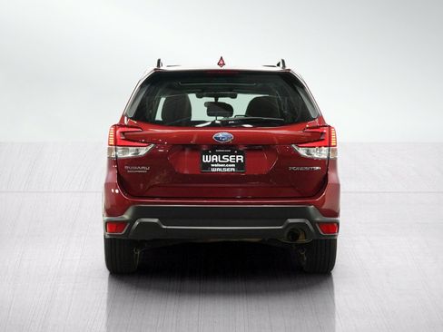 Used 2020 Subaru Forester Premium AWD/4WD image 4