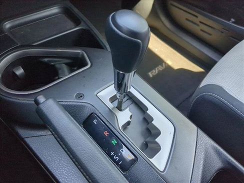 Used 2018 Toyota RAV4 XLE w/ Plus Extra Value Package FWD image 10