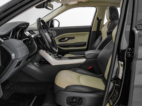 Used 2017 Land Rover Range Rover Evoque SE Premium image 27