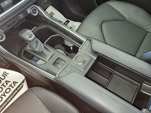 Used 2025 Toyota Grand Highlander AWD image 9