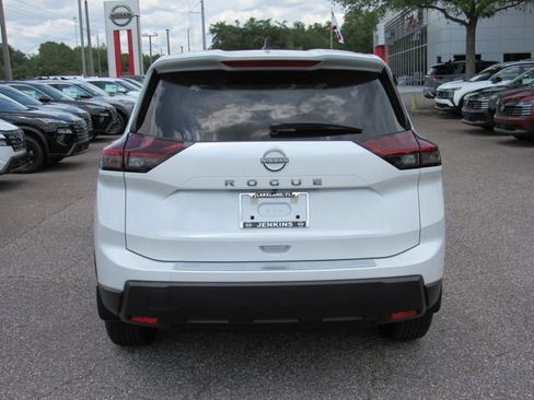 New 2026 Nissan Rogue SV FWD image 4