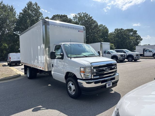 New 2027 Ford E-450 and Econoline 450 Super Duty w/ Driver's Safety Package RWD image 2