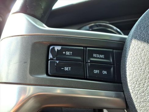 Used 2011 Ford Mustang GT Premium w/ Comfort Pkg image 17