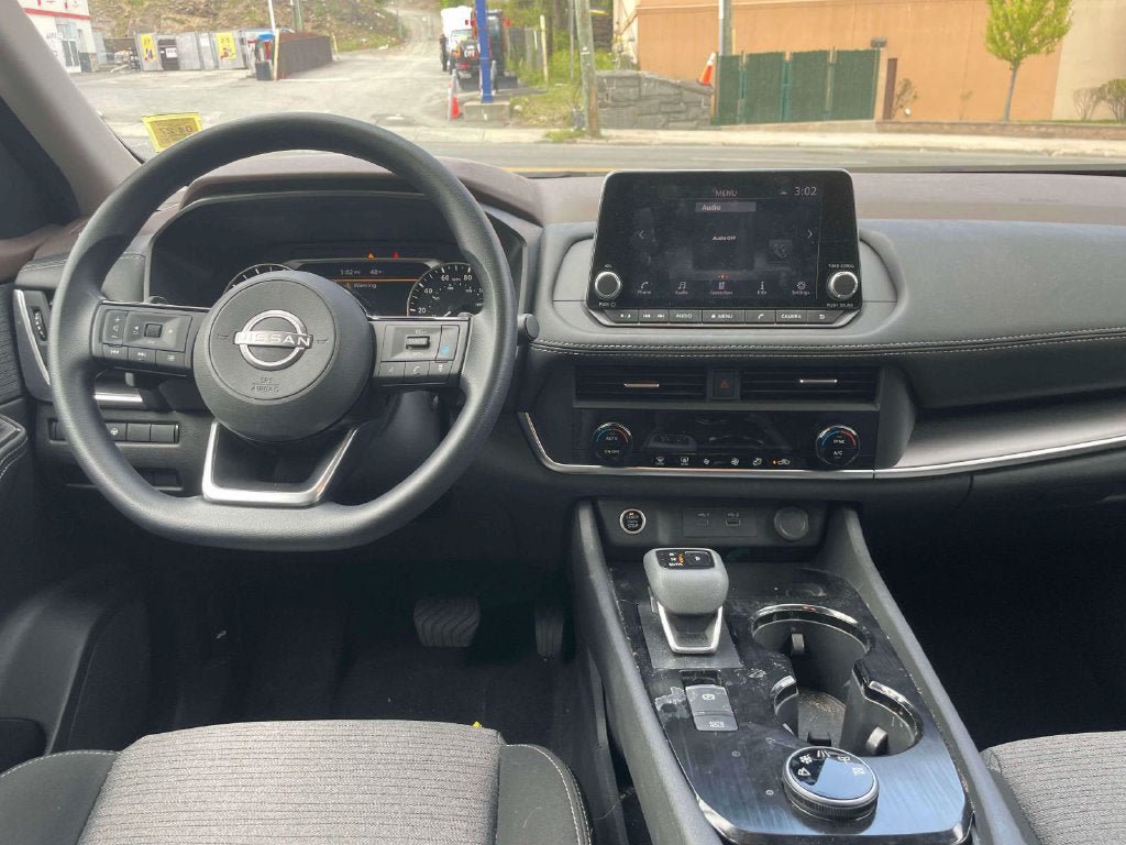 Used 2023 Nissan Rogue SV AWD/4WD image 13