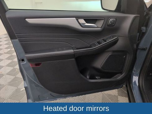 Certified 2025 Ford Escape Platinum image 39