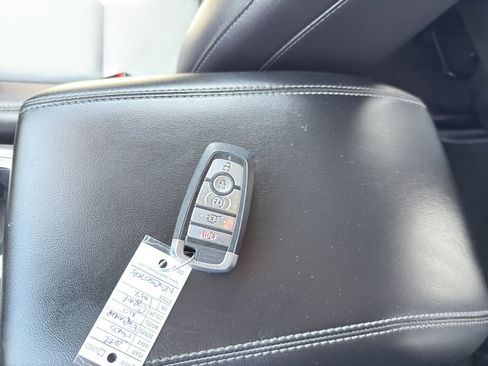 Used 2022 Ford Explorer XLT w/ Equipment Group 202A image 29