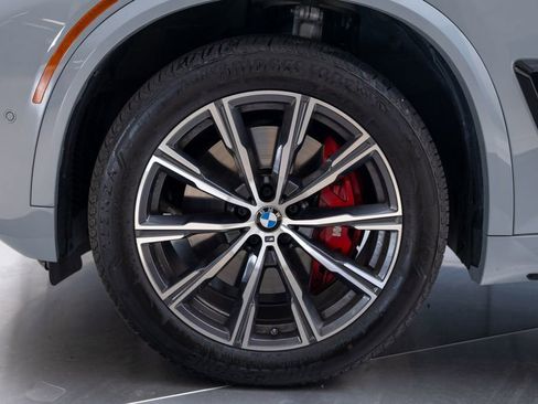 Used 2025 BMW X5 xDrive40i w/ M Sport Package AWD/4WD image 48