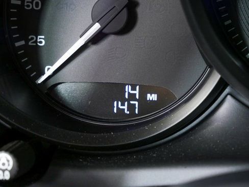 New 2026 Porsche Macan image 12