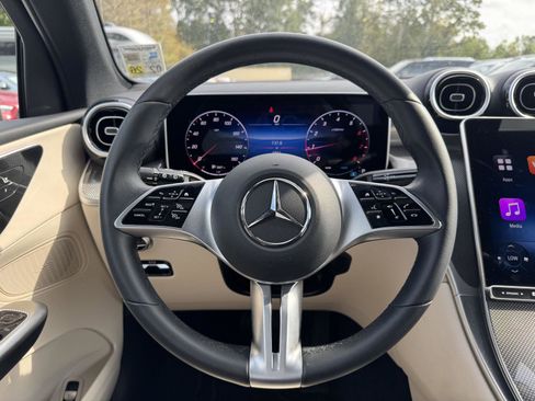 Certified 2025 Mercedes-Benz GLC 300 image 10
