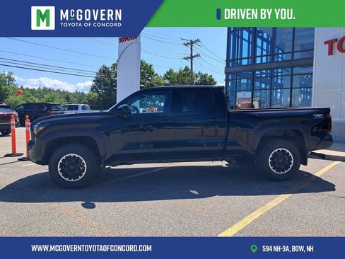 Used 2025 Toyota Tacoma TRD Off-Road AWD/4WD image 2
