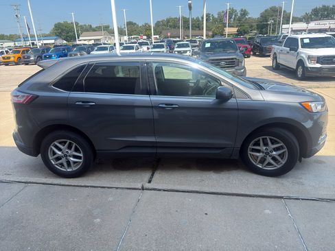 Used 2022 Ford Edge SEL w/ Convenience Package AWD/4WD image 5