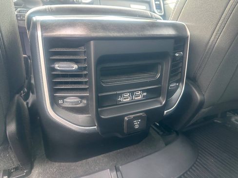 Used 2019 RAM 1500 Big Horn AWD/4WD image 13