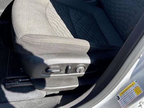 Used 2021 Chevrolet Equinox LT FWD image 20