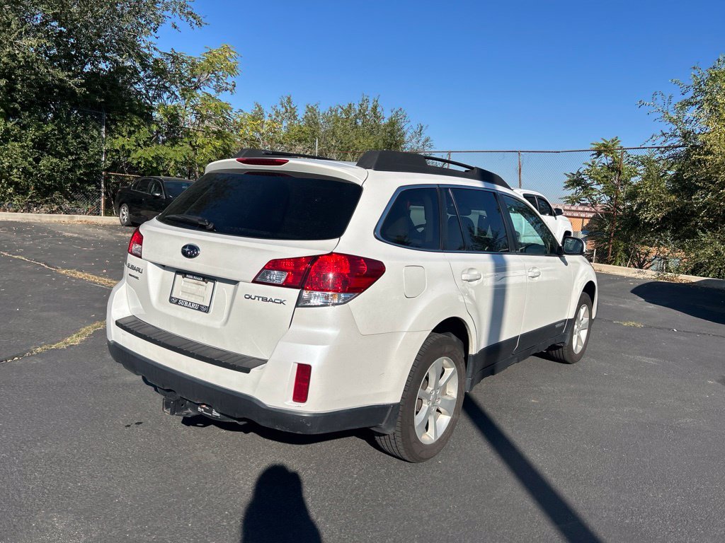 Used 2013 Subaru Outback 2.5i Premium AWD/4WD image 5