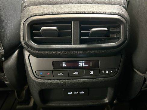 Used 2024 Honda Pilot Touring image 27