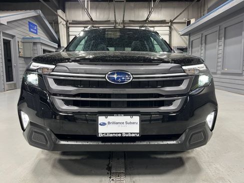 Used 2026 Subaru Forester Premium AWD/4WD image 2