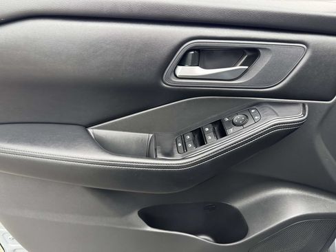 Certified 2026 Nissan Rogue SV AWD/4WD image 17