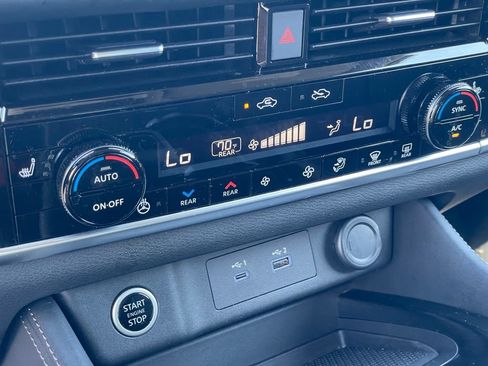 Certified 2023 Nissan Rogue SL AWD/4WD image 27