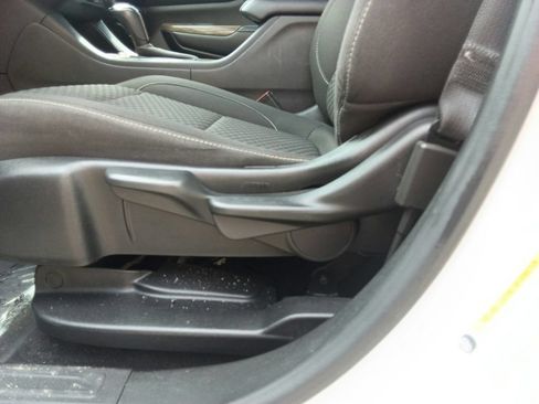 Used 2019 GMC Acadia SLE FWD image 19