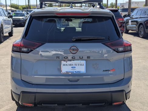 Used 2025 Nissan Rogue SV AWD/4WD image 3