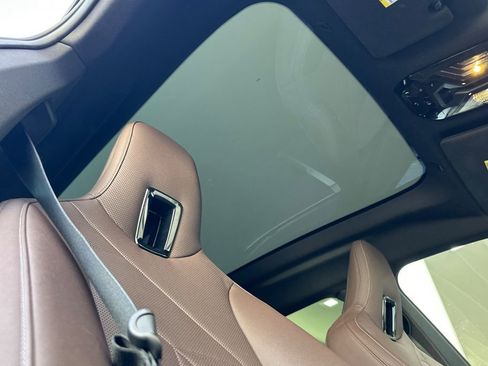 Used 2024 BMW iX xDrive50 w/ Premium Package image 18