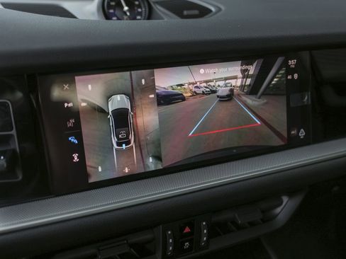 New 2025 Porsche Cayenne Coupe image 23