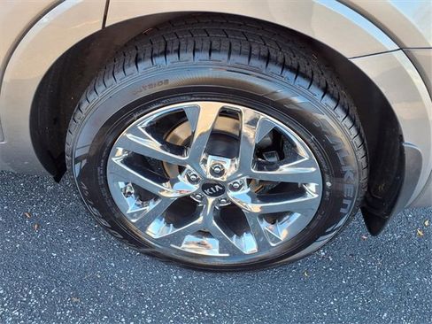Used 2019 Kia Sorento SX image 13