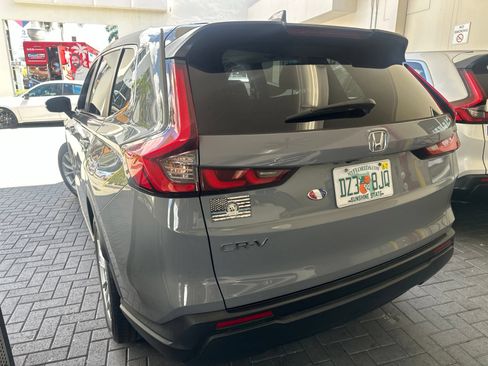 Used 2023 Honda CR-V EX image 5