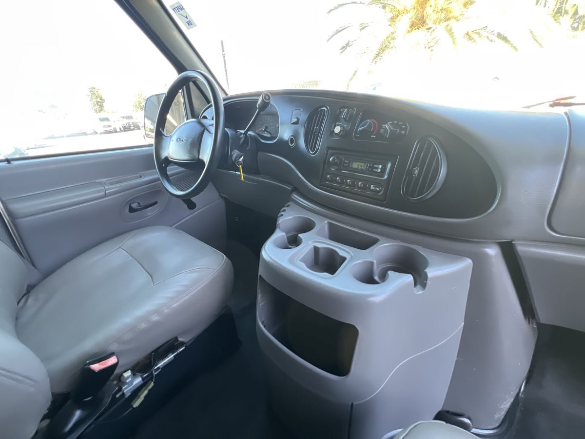 Used 2000 Ford E-350 and Econoline 350 XL RWD image 12