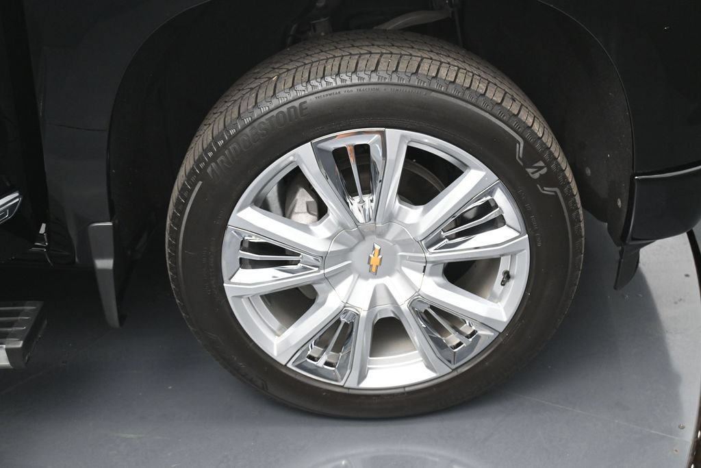 Used 2024 Chevrolet Silverado 1500 High Country w/ High Country Premium Package AWD/4WD image 38