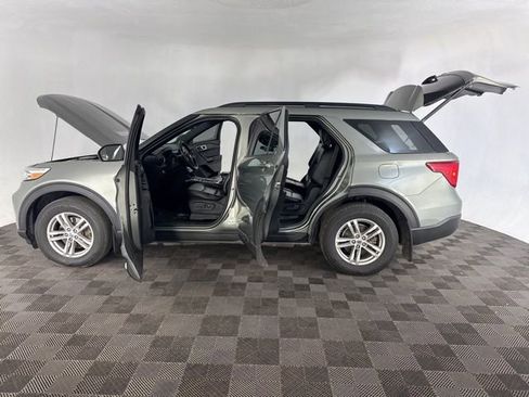 Used 2020 Ford Explorer XLT w/ Equipment Group 202A image 9