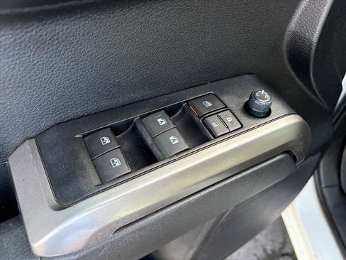 Used 2023 Toyota Tacoma SR5 w/ Technology Package image 21