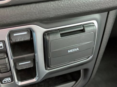 Used 2025 Jeep Wrangler Sport image 21