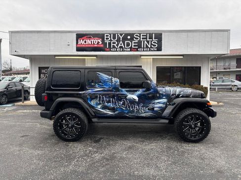 Used 2018 Jeep Wrangler Unlimited Sahara w/ Uconnect 4C Nav & Sound Group image 1