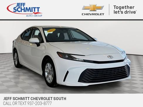 Used 2025 Toyota Camry LE image 1