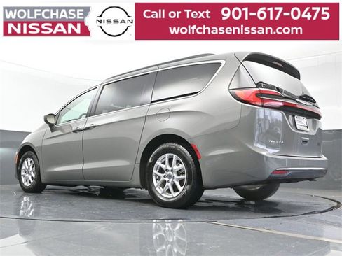 Used 2022 Chrysler Pacifica Touring-L image 21