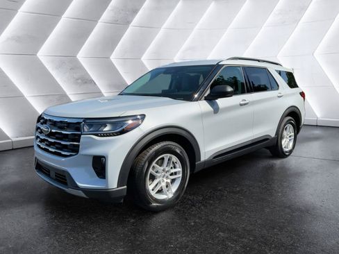 New 2026 Ford Explorer Active w/ Active Comfort Package RWD image 3