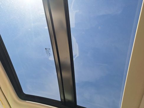 Used 2024 Chevrolet Malibu LT image 21