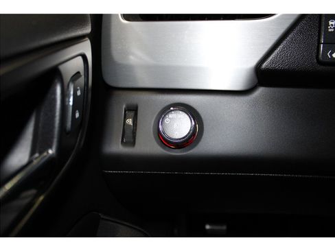 Used 2016 GMC Yukon SLT w/ Open Road Package image 32