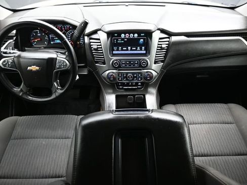 Used 2020 Chevrolet Suburban LS w/ Enhanced Driver Alert Package RWD image 17