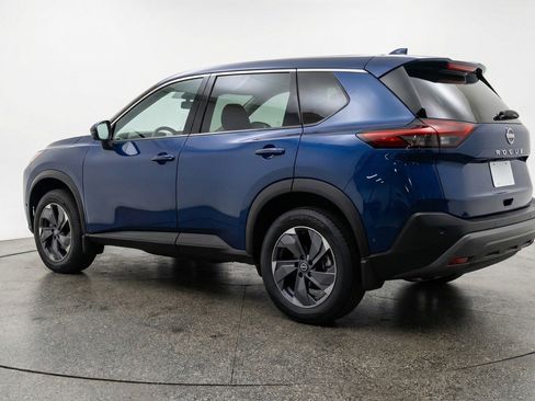 Used 2025 Nissan Rogue SV image 6