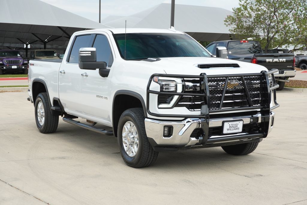 Used 2025 Chevrolet Silverado 2500 LTZ w/ LTZ Convenience Package AWD/4WD image 7