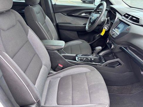Used 2023 Chevrolet TrailBlazer LS FWD image 12
